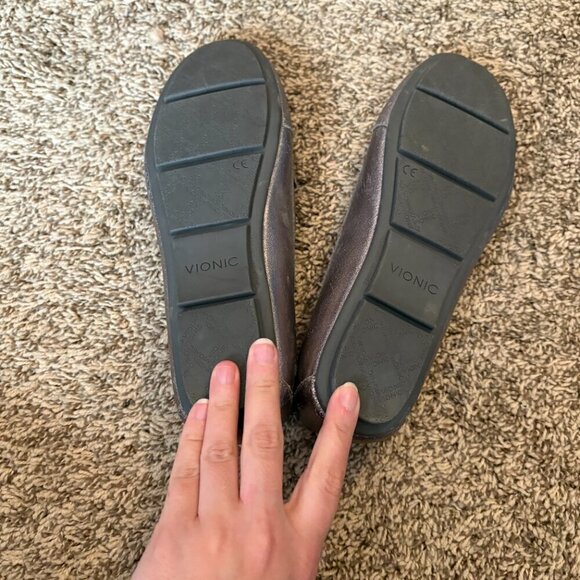 Vionic Debbie Metallic driver loafer shoes - Picture 5 of 6